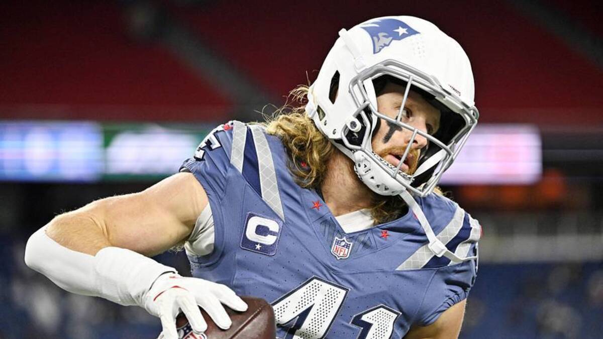  Nov 13, 2025; Foxborough, Massachusetts, USA; New England Patriots safety Brenden Schooler (41) warms up before the game against the New York Jets at Gillette Stadium. Mandatory Credit: Eric Canha-Imagn Images | Eric Canha-Imagn Images 