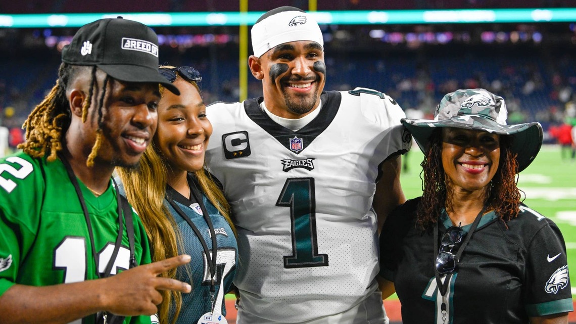 Jalen Hurts' Mom Reveals Touching Get Well Cards From Her Students After His Blood Clot Diagnosis 