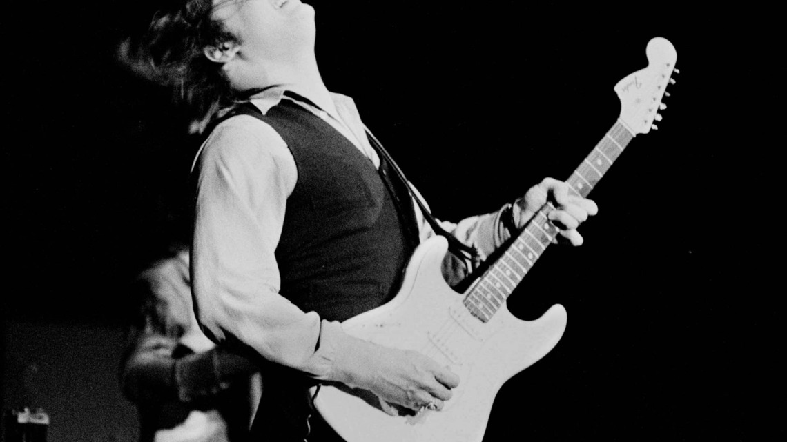 1977 Classic Rock Hit, Recorded in 30 Minutes, Was a Last-Minute Addition to Iconic Album 