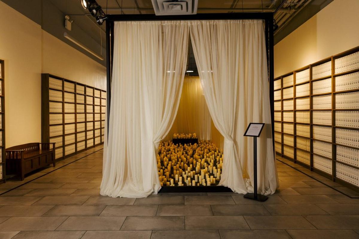  In the middle of the installation are 1,400 artificial candles - each representing one of the victims. (Anna Maria Lopez via SWNS) 