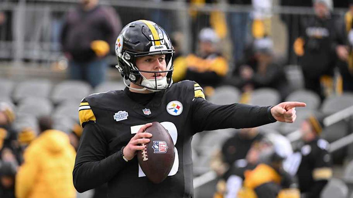  Nov 16, 2025; Pittsburgh, Pennsylvania, USA; Pittsburgh Steelers quarterback Will Howard (18) warms up before a game against the Cincinnati Bengals at Acrisure Stadium. Mandatory Credit: Barry Reeger-Imagn Images | Barry Reeger-Imagn Images 