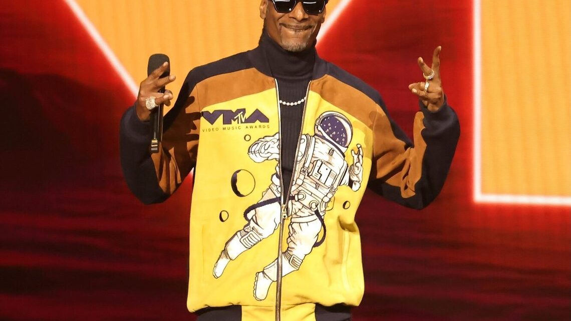 Snoop Dogg Jokes That Madonna Is 'Not a Virgin No More' at MTV VMAs 2026 