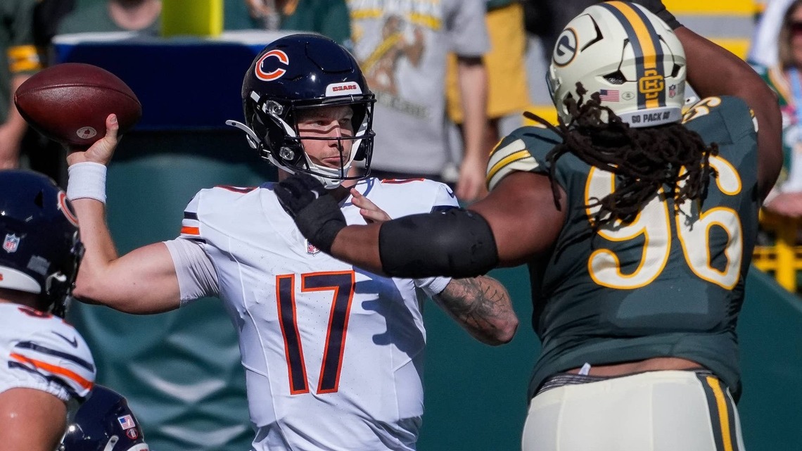 Green Bay Blowout Shows Bears Have a Backup Quarterback Problem