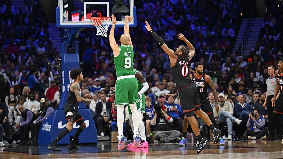  White is barely cracking 20% from deep this postseason. | Eric Hartline-Imagn Images 