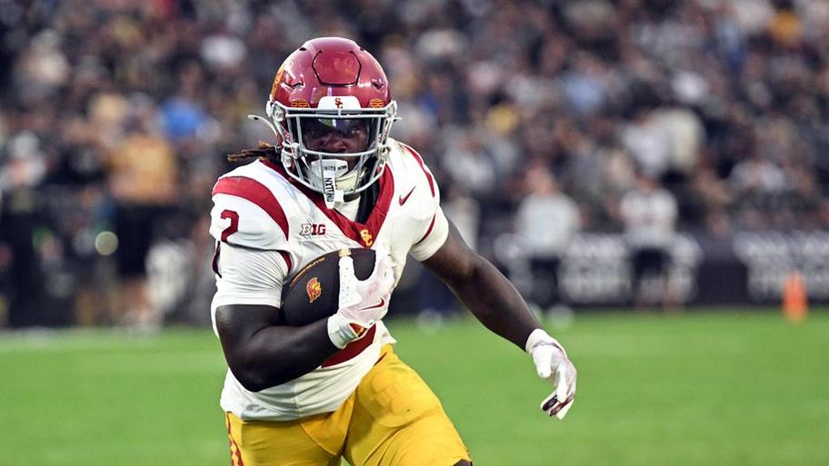  Sep 13, 2025; West Lafayette, Indiana, USA; USC Trojans running back Waymond Jordan (2) runs the ball during the second quarter against the Purdue Boilermakers at Ross-Ade Stadium. Mandatory Credit: Marc Lebryk-Imagn Images | Marc Lebryk-Imagn Images 