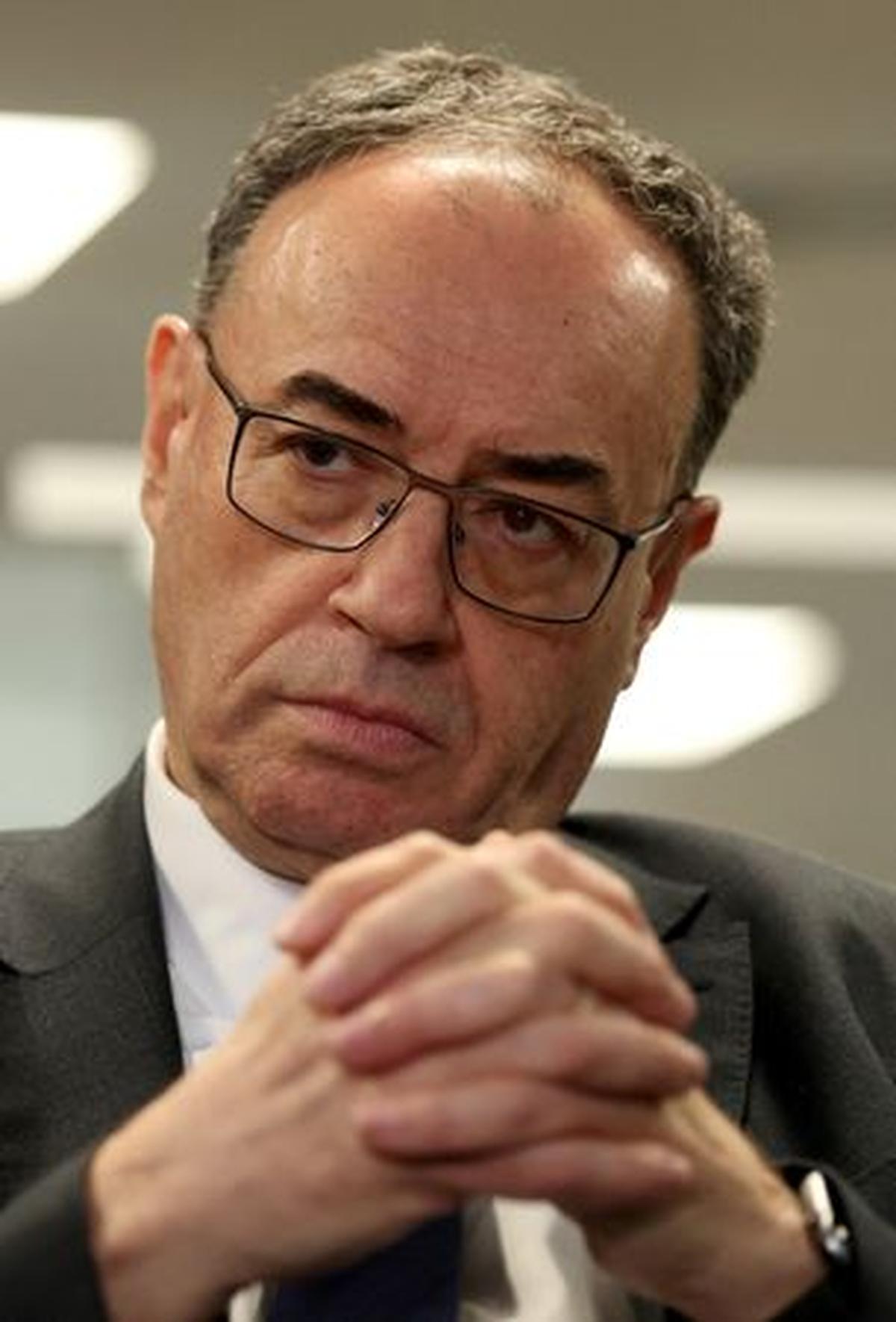 FILE PHOTO: Bank of England Governor Andrew Bailey speaks to Reuters in an interview after the central bank publishes its latest report on financial‑sector risks, including the impact of the Iran war, in London, Britain, April 1, 2026. REUTERS/Hannah McKay/File Photo