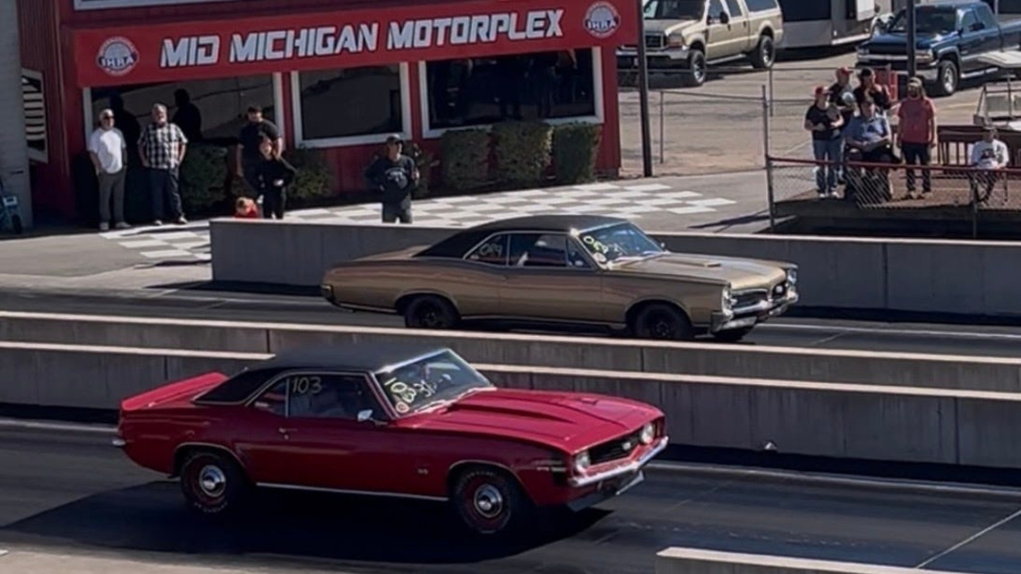 Vintage, not retired: Racing muscle cars still have something to prove 