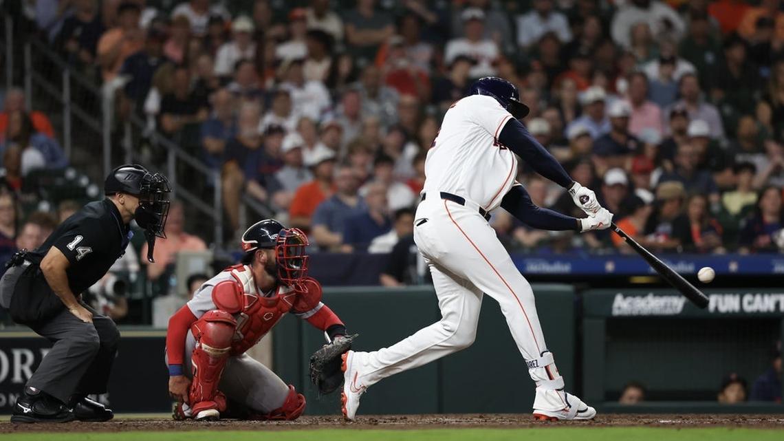 Astros down Red Sox for 4th straight win after 0-2 start 