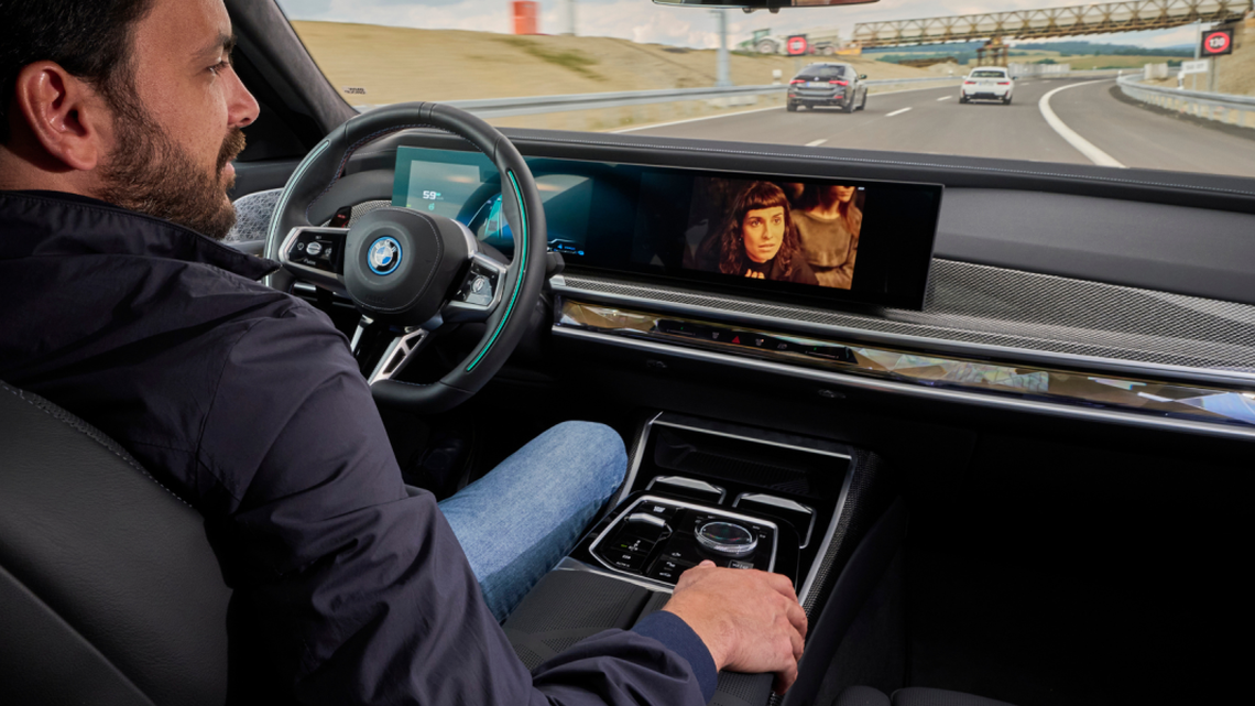 BMW Drops $7,000 Self-Driving Option From 7 Series After Buyers Ignore It 