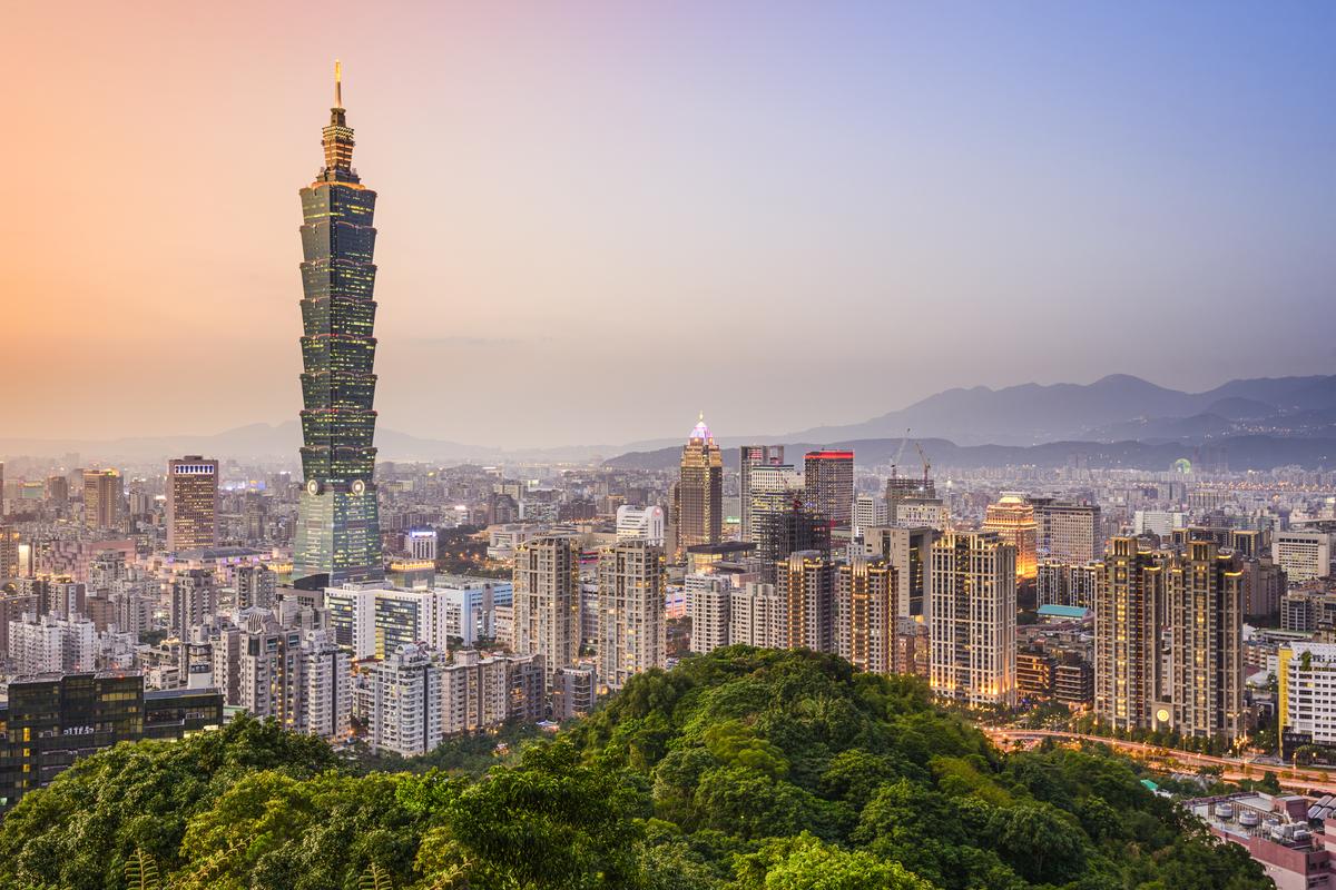  Skyscrapers in the Taipei cityscape of Taiwan. 