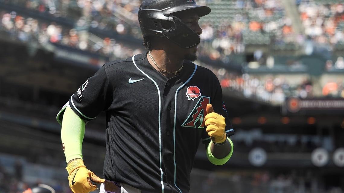 Diamondbacks swing away at Giants, nab series-opening win 