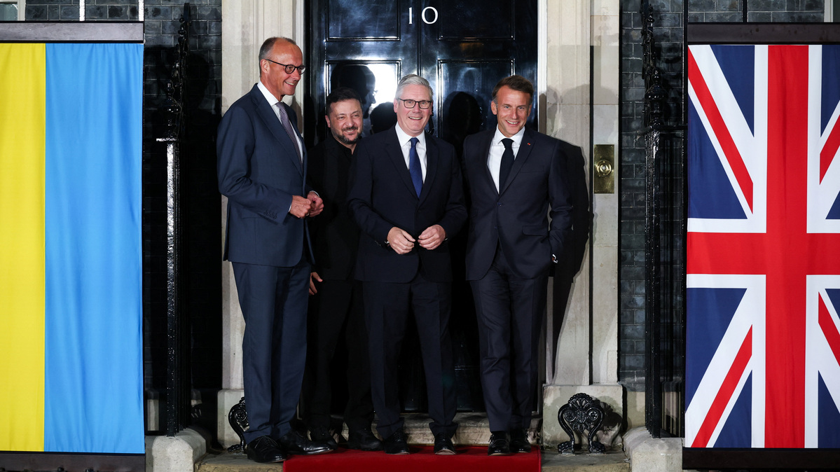 British Prime Minister Keir Starmer, Ukrainian President Volodymyr Zelenskiy, French President Emmanuel Macron and German Chancellor Friedrich Merz meet at 10 Downing Street, in London, Britain, June 7, 2026. REUTERS/Isabel Infantes