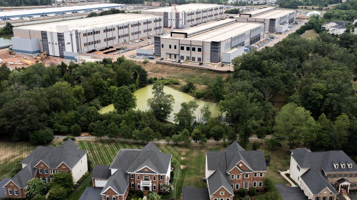 Map Shows States Eyeing Data Center Bans as Maine Governor Weighs Halt 