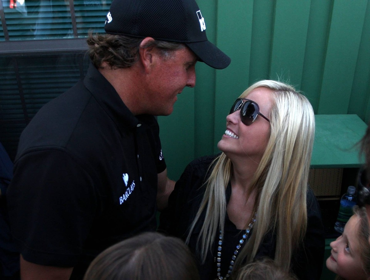  AUGUSTA, GA - APRIL 11: Phil Mickelson and Amy Mickelson during the final round of the 2010 Masters Tournament at Augusta National Golf Club on April 11, 2010 in Augusta, Georgia. (Photo by Streeter Lecka/Getty Images for Golf Week) 