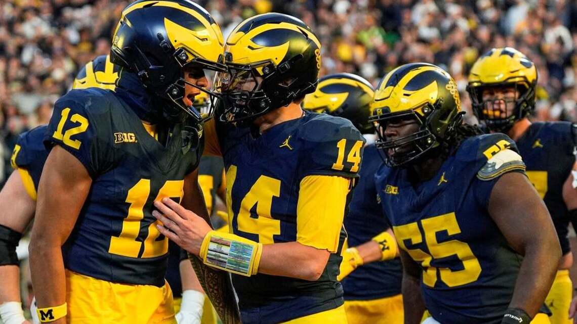 Tommy Carr comes off bench to rally Michigan past Penn State 