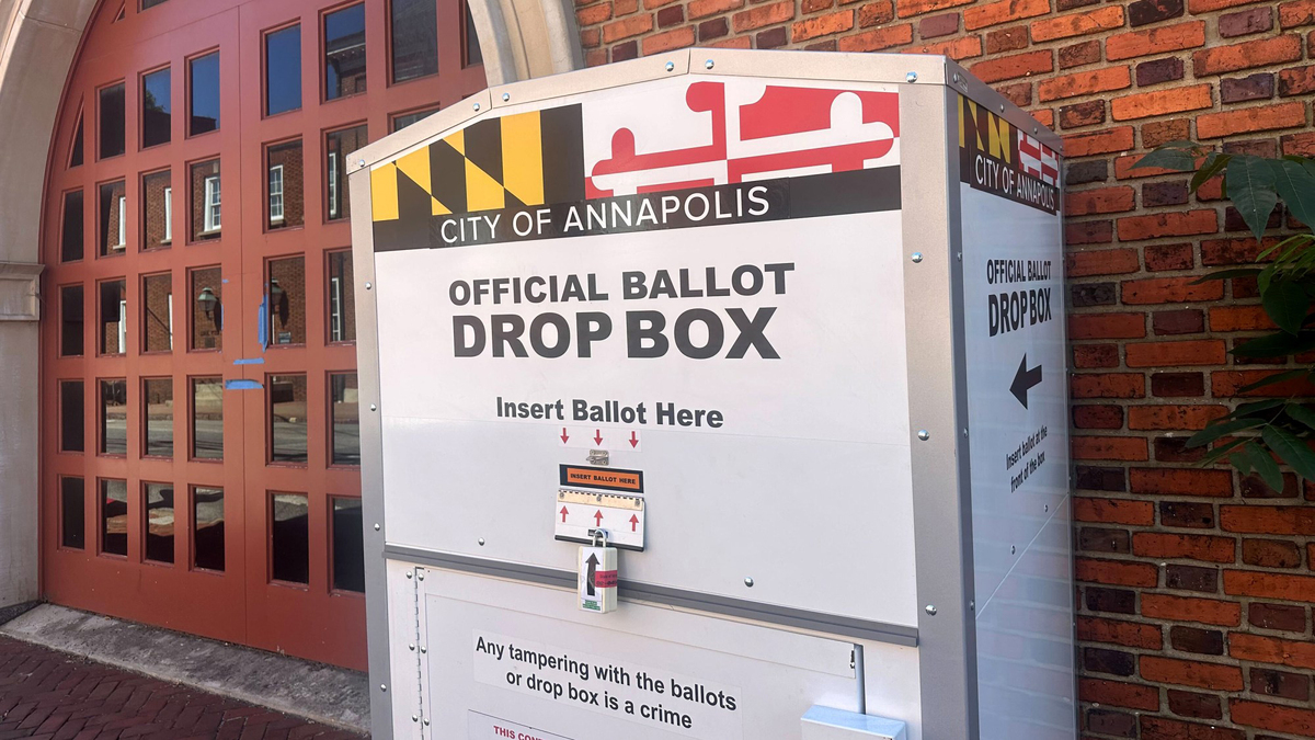 A ballot drop box is set up across the street from Annapolis City Hall ahead of the Sept. 16, 2025, primary in Annapolis, Maryland. (Katharine Wilson/Baltimore Sun/TNS)