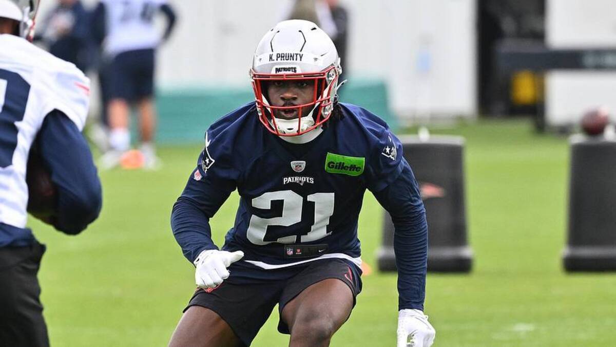  May 9, 2026; Foxborough, MA, USA; New England Patriots cornerback Karon Prunty (21) does a drill with wide receiver Cameron Dorner (88) during the New England Patriots rookie camp at Gillette Stadium. Mandatory Credit: Eric Canha-Imagn Images | Eric Canha-Imagn Images 