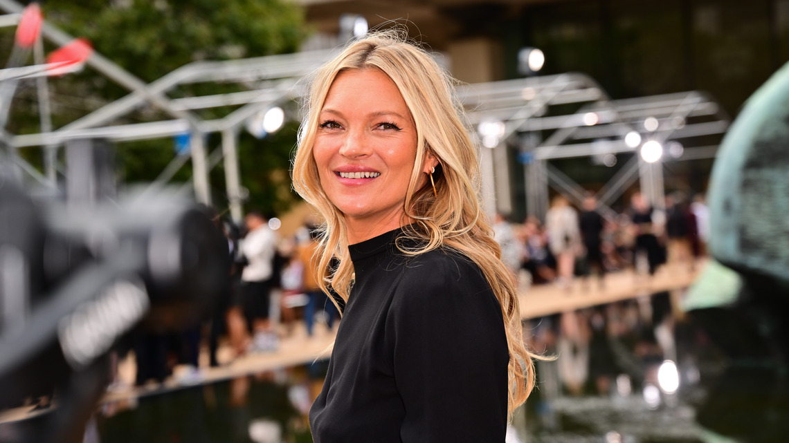 Kate Moss's Slimming Jeans Are The Model-Off-Duty Style for Fall 2026 