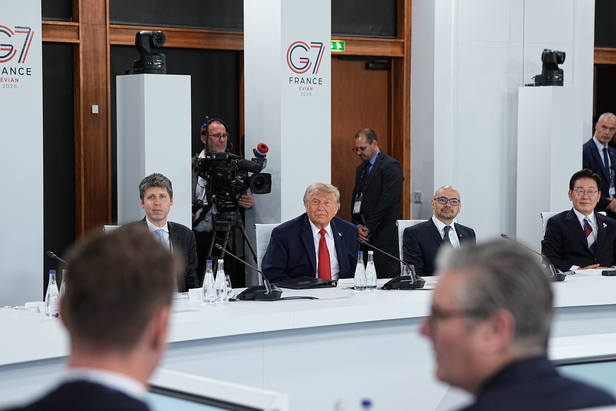 President Donald Trump participates in a working lunch with other world leaders and tech executives, including Sam Altman of OpenAI, left, and Demis Hassabis of DeepMind, center right, during the G7 Summit in Evian-les-Bains, France, on Wednesday, June 17, 2026. (Haiyun Jiang/The New York Times)