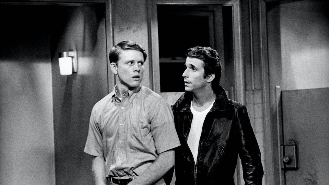Henry Winkler Reveals How Co-Star Struggled When ‘Happy Days' Went Live in 1975 