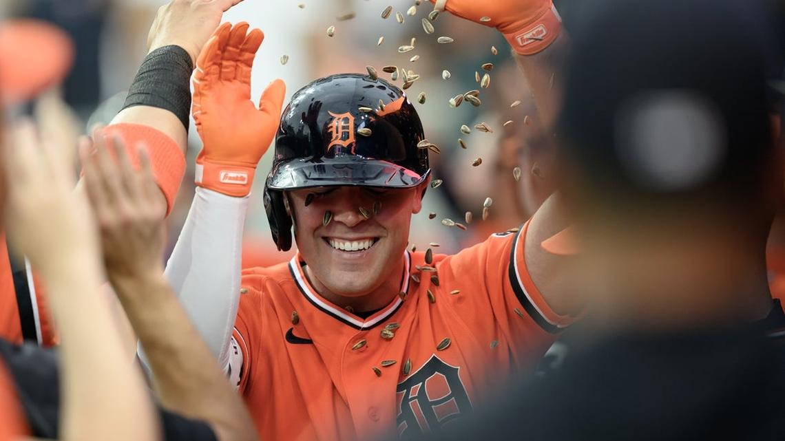Tigers play long ball in win over Mariners
