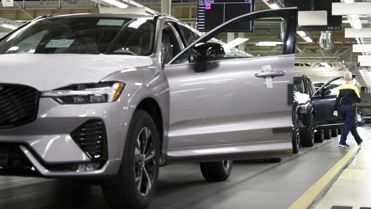 Volvo Cars shares slump on big loss, 2,500 more jobs to go | Idaho ...