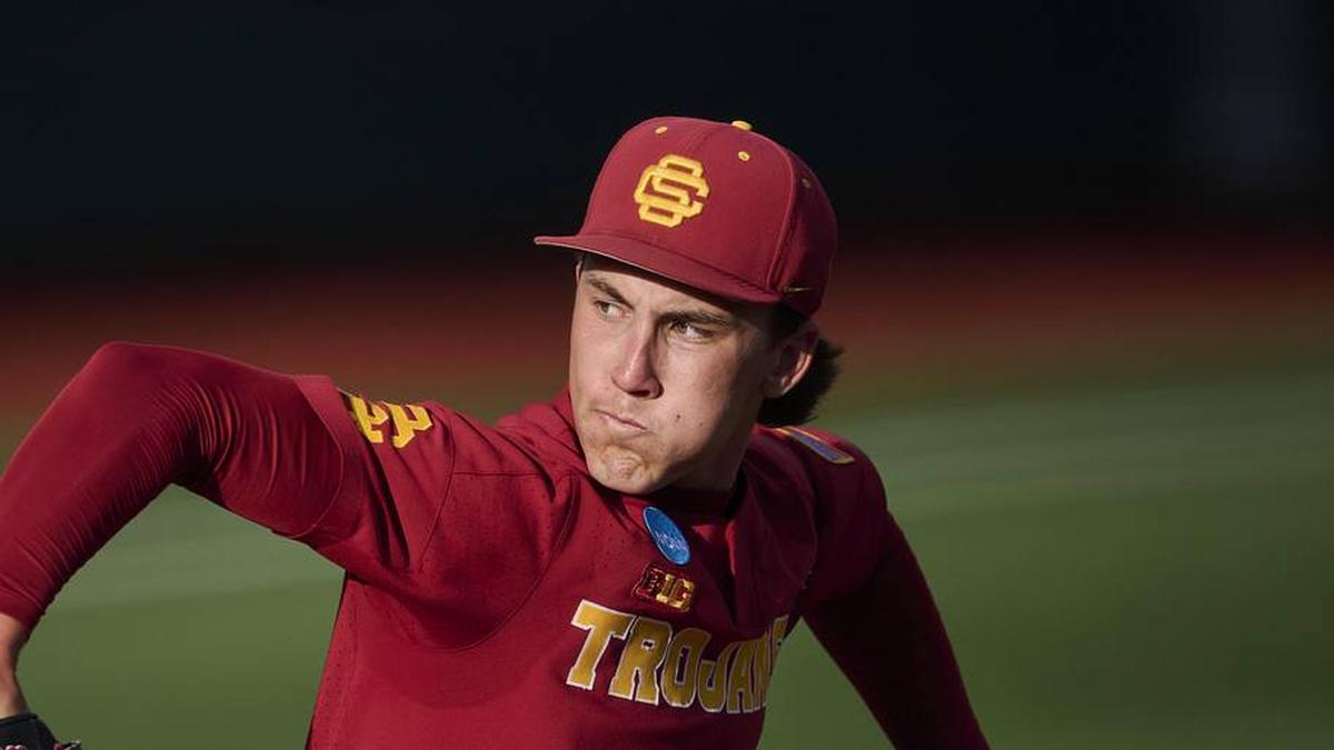  May 31, 2025; Corvallis, OR, USA; USC pitcher Mason Edwards (30) throws the ball during the fourth inning against Saint Mary's at the NCAA Corvallis Regional at Goss Stadium. Mandatory Credit: Troy Wayrynen-Imagn Images | Troy Wayrynen-Imagn Images 