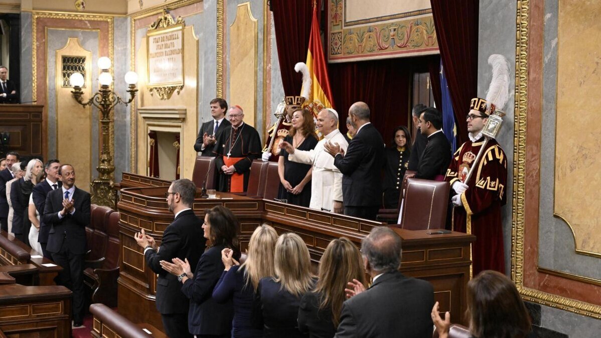 Pope Leo XIV (C) gestures next to the speaker of the lower house, Francina Armengol (C-L), before delivering a speech at the Spanish lower house in Madrid, Spain, on Monday. Photo by Ciro FuscoEPA