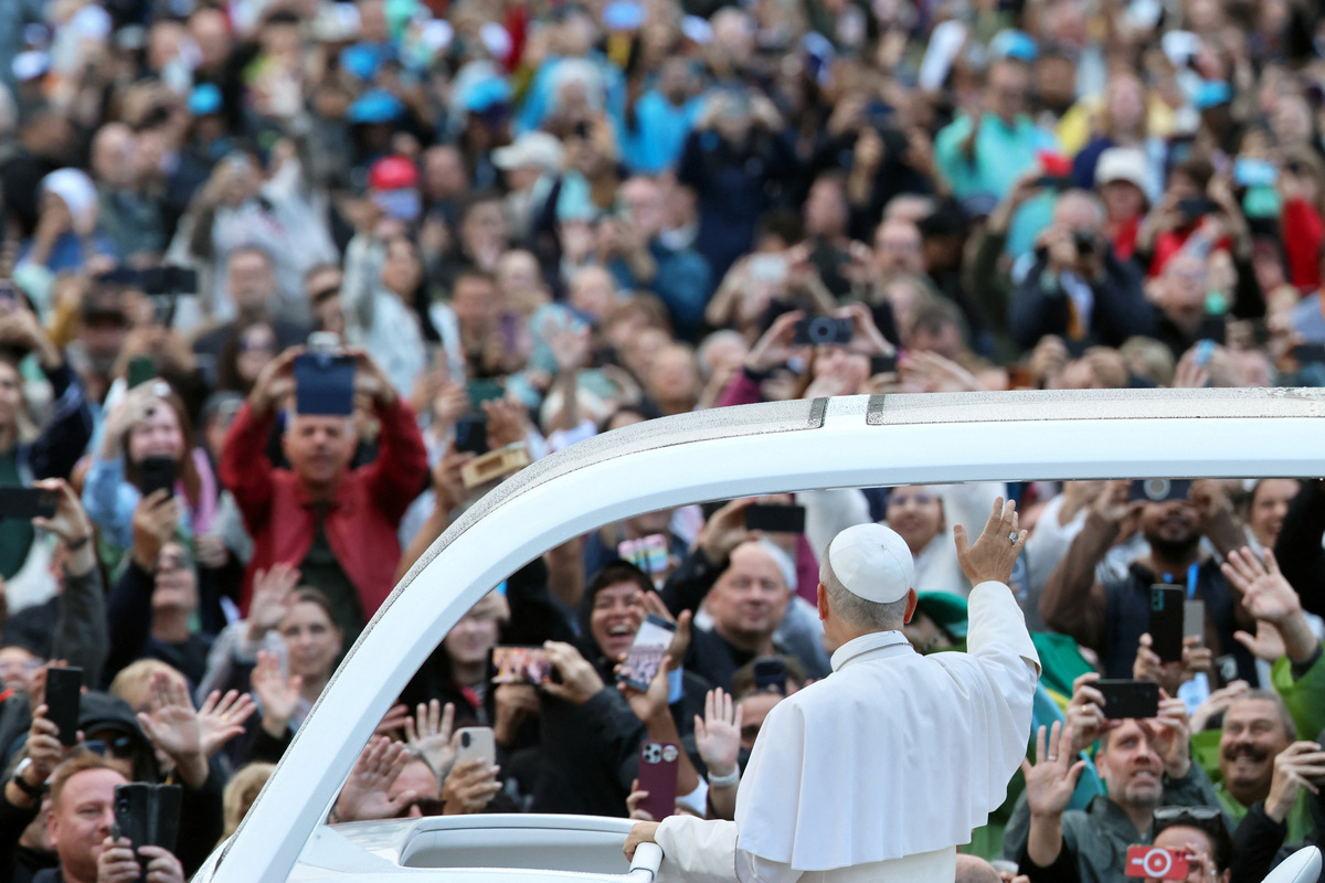 Pope Leo takes to popemobile for first time since cancer surgery ...
