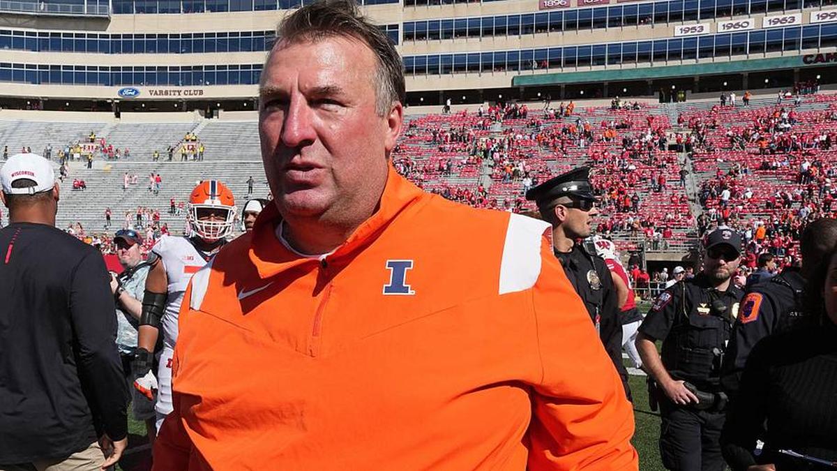  Illinois head coach Bret Bielema is shown after their game Saturday, October 1, 2022 at Camp Randall Stadium in Madison, Wis. Illinois beat Wisconsin 34-10. MARK HOFFMAN/MILWAUKEE JOURNAL SENTINEL | Mark Hoffman / USA TODAY NETWORK via Imagn Images 