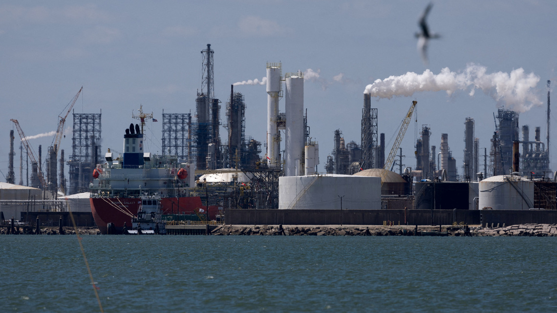 Oil prices settle at pre-Iran war levels as crude output grows 