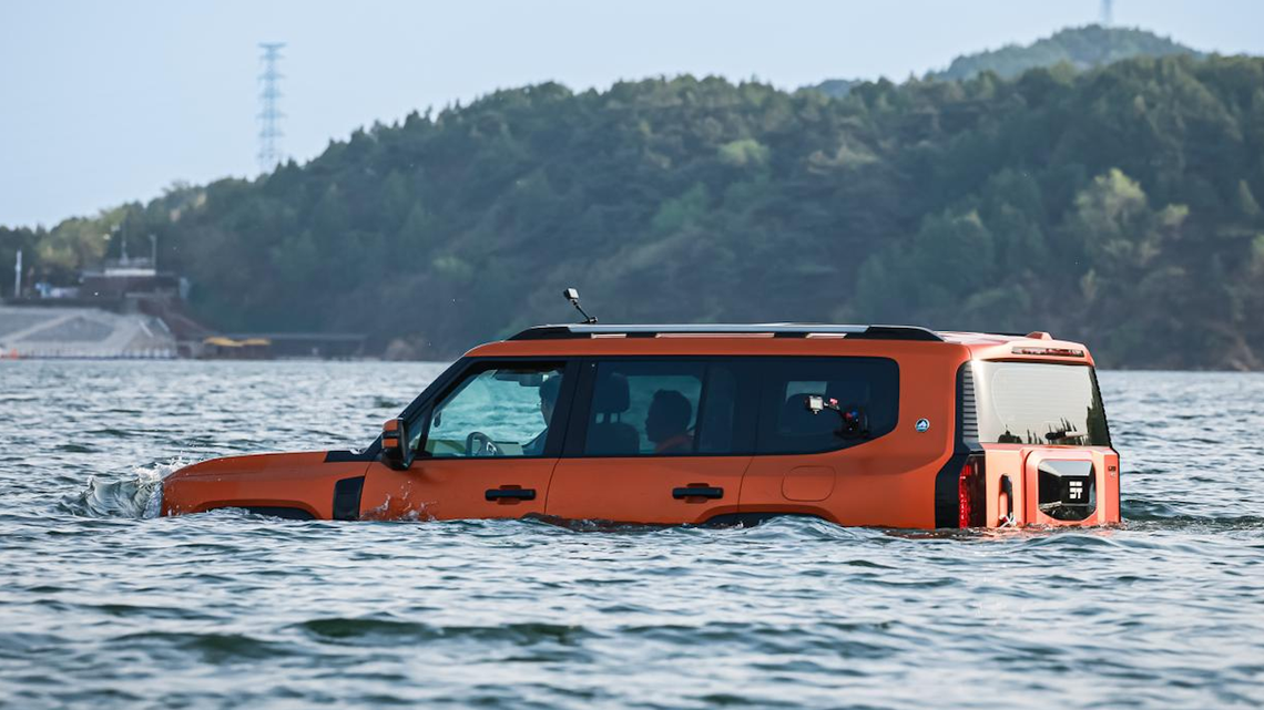 This Chinese SUV Can 'Swim' in Deep Water-and It Has an 892-HP Engine 