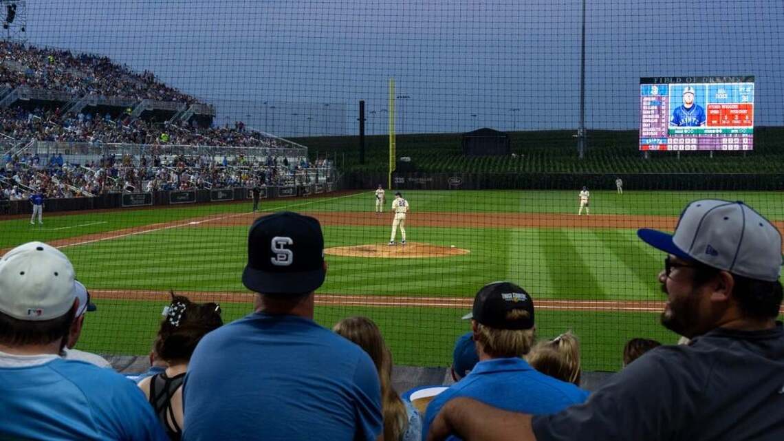 Twins, Phillies clash in latest Field of Dreams matchup