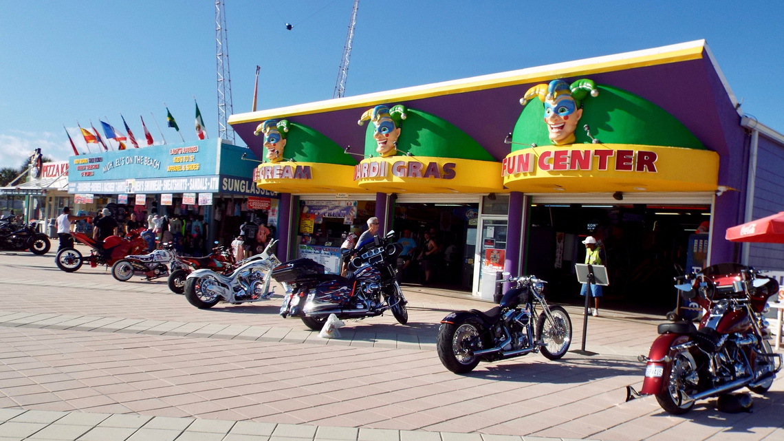 Custom bikes take over Daytona Beach boardwalk for annual show