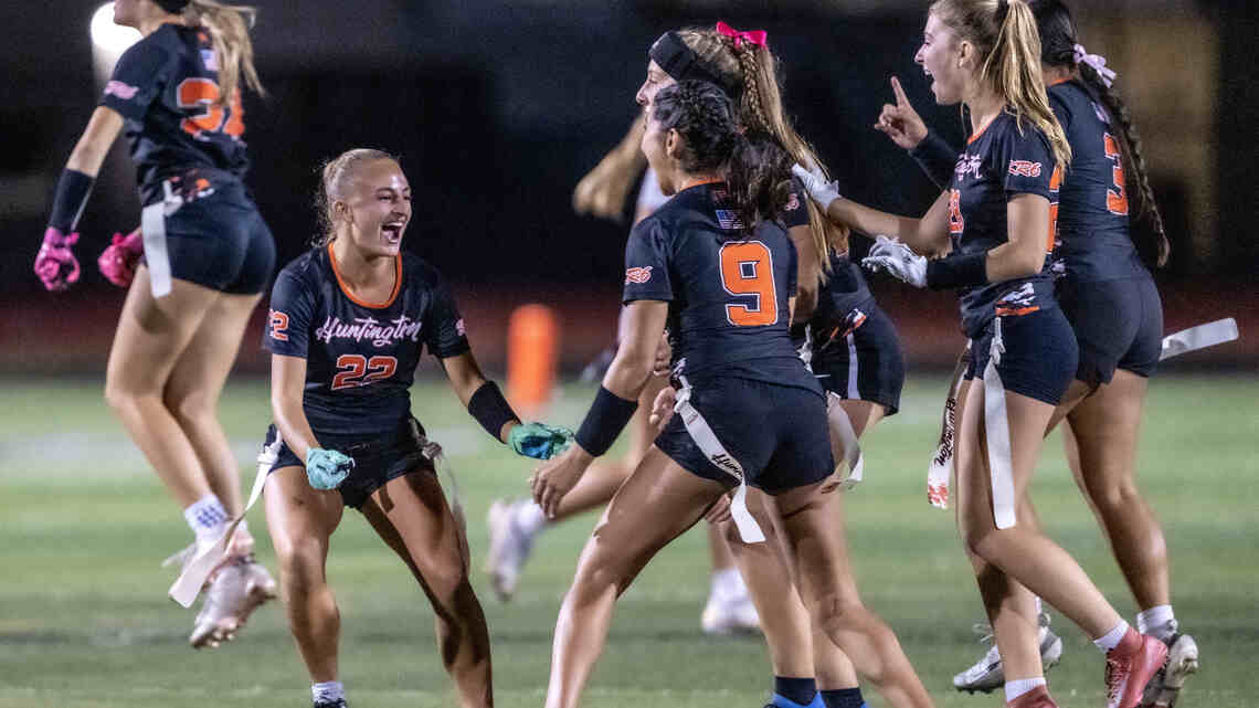 Huntington Beach girls flag football beats Mater Dei to reach semifinals 