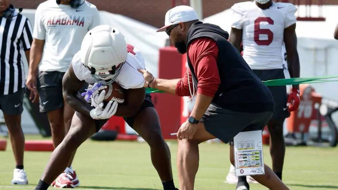 How Freshman Running Back EJ Crowell is Adjusting to Alabama's Fall Camp