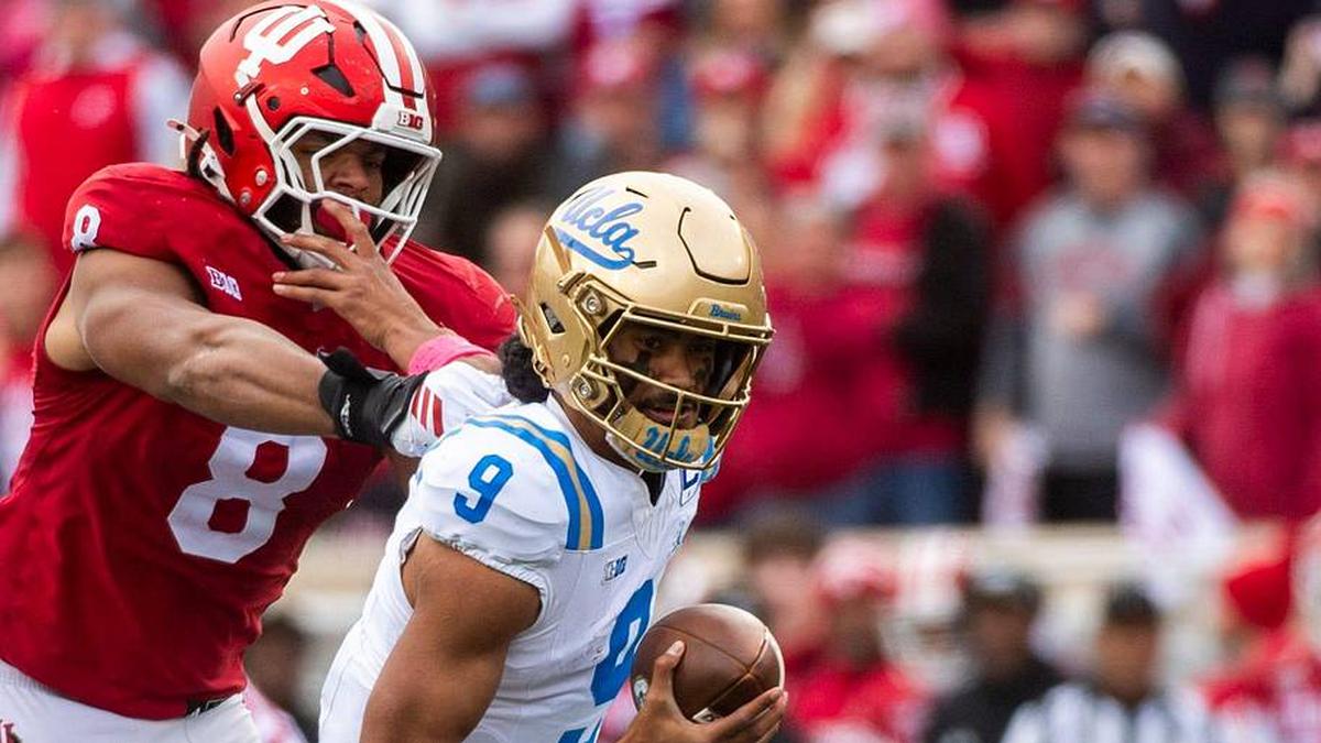  Indiana's Mikail Kamara (6) and Stephen Daley (8) prssure UCLA's Nico Iamaleava (9) during the Indiana versus UCLA football game at Memorial Stadium on Saturday, Oct. 25, 2025. | Rich Janzaruk/Herald-Times / USA TODAY NETWORK via Imagn Images 