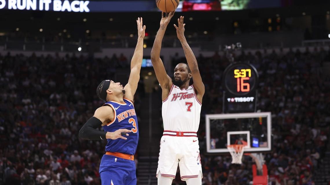 Rockets start fast, coast past Knicks 