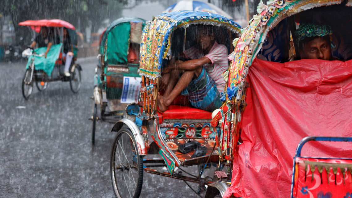 Floods in Bangladesh kill 44, leave over a million stranded 