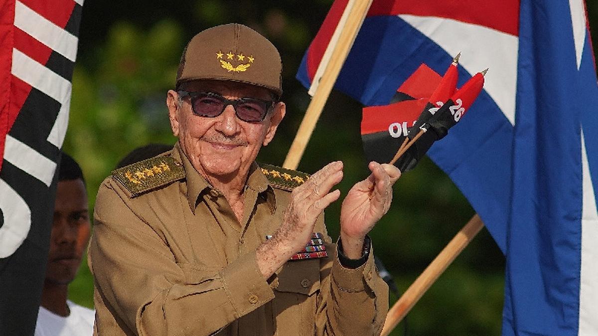 FILE PHOTO: Cuba's former President Raul Castro reacts during a ceremony marking the 69th anniversary of the July 26, 1953 rebel assault which late Cuban leader Fidel Castro led on the Moncada army barracks, in Cienfuegos, Cuba, July 26, 2022. REUTERS/Alexandre Meneghini/ File Photo