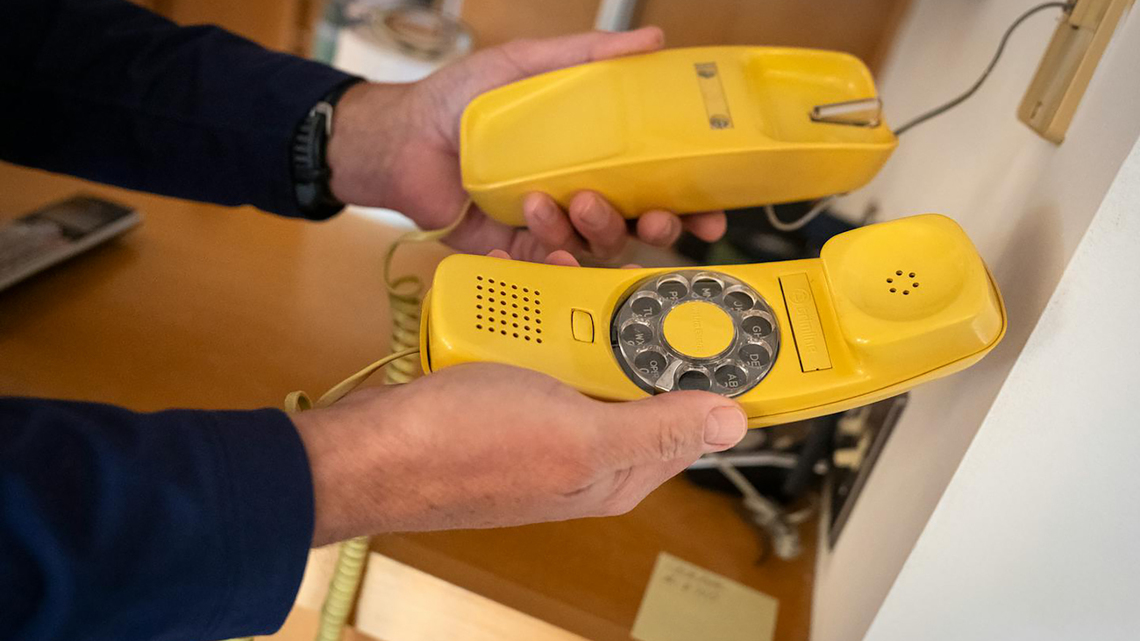 Verizon wants to hang up on landlines, but some customers aren't so sure 