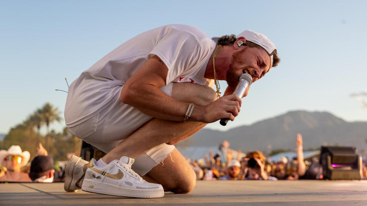 Indio, CA - April 28: Bailey Zimmerman performs on the Mane Stage on the final day of Stagecoach Country Music Festival at the Empire Polo Club in Indio Sunday, April 28, 2024. (Allen J. Schaben / Los Angeles Times)