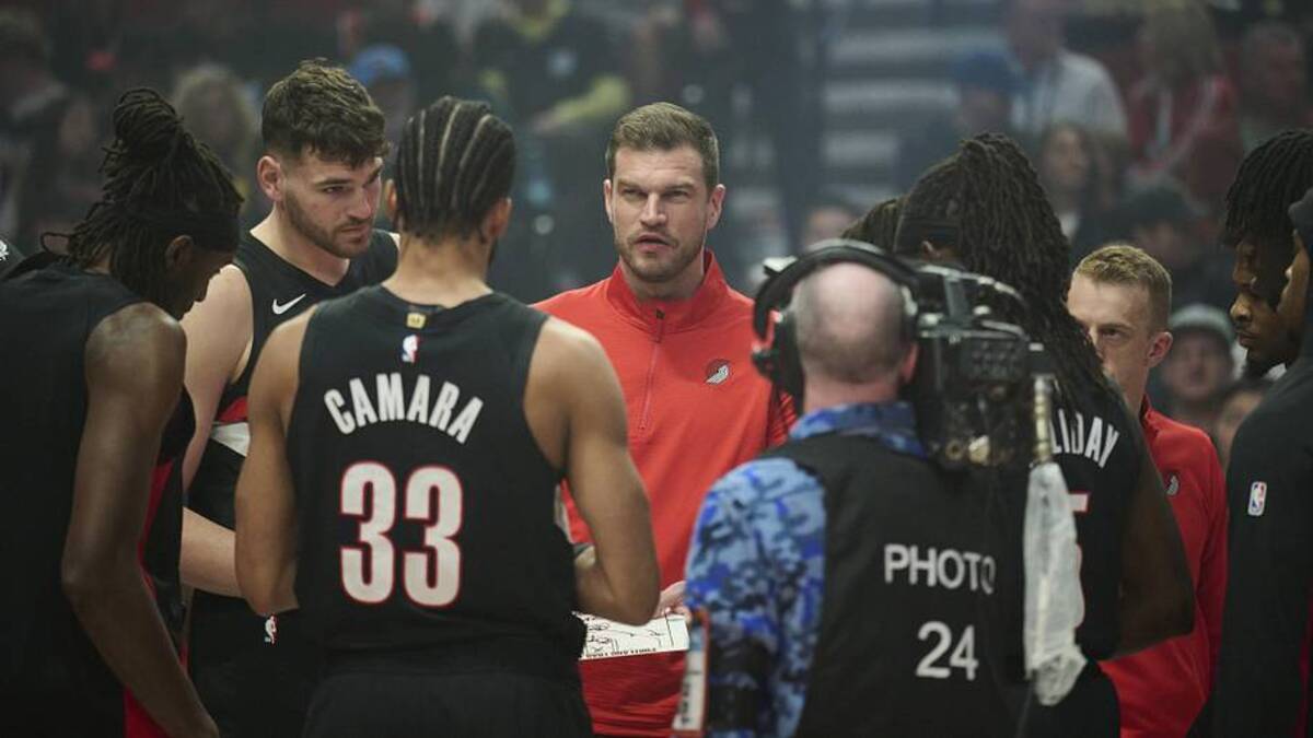  Splitter's first season at the end of the bench was a trial by fire. | Troy Wayrynen-Imagn Images 