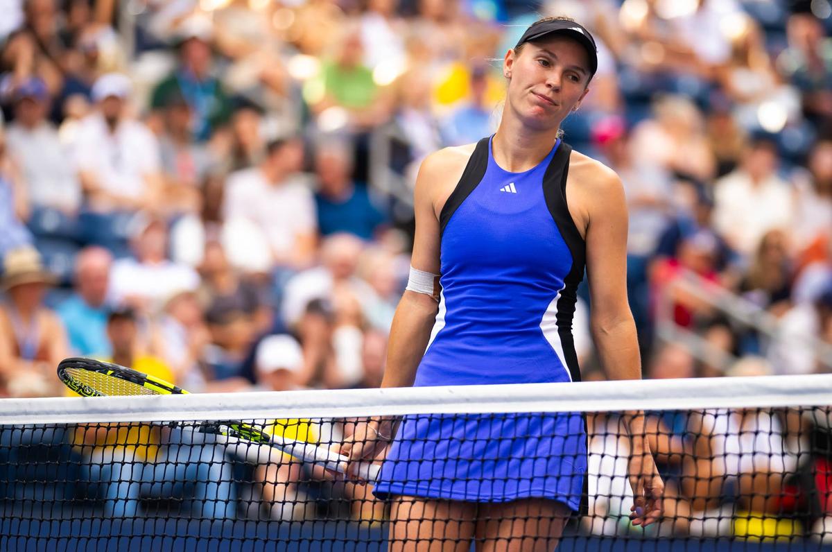  NEW YORK, NEW YORK - SEPTEMBER 02: Caroline Wozniacki of Denmark in action against Beatriz Haddad Maia of Brazil in the fourth round on Day 8 of the US Open at USTA Billie Jean King National Tennis Center on September 02, 2024 in New York City (Photo by Robert Prange/Getty Images) 