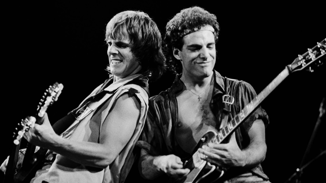 1983 Rock Ballad, Written While on Tour, Remains a Classic Heartbreak Anthem 