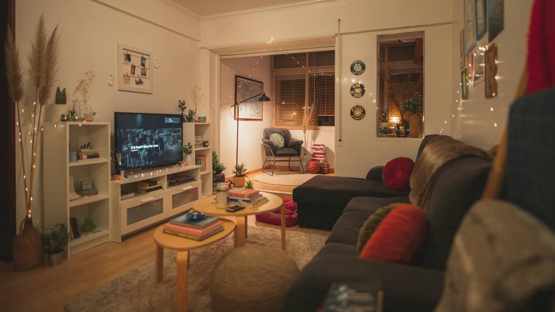 Nancy Meyers' 90s Movies Invented the Cozy Dream House Everyone's Chasing Again 
