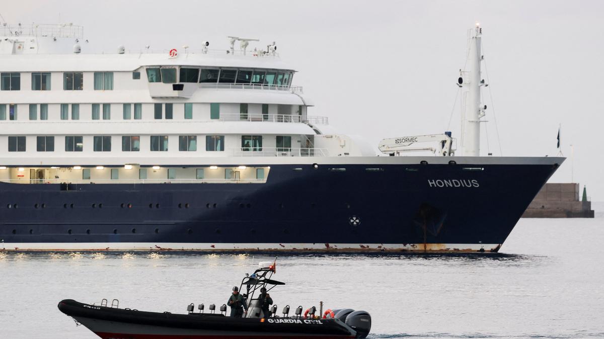 A police boat operates next to the cruise ship MV Hondius at the port of Granadilla de Abona after being affected by a hantavirus outbreak, in Tenerife, Spain, May 10, 2026. REUTERS/Hannah McKay