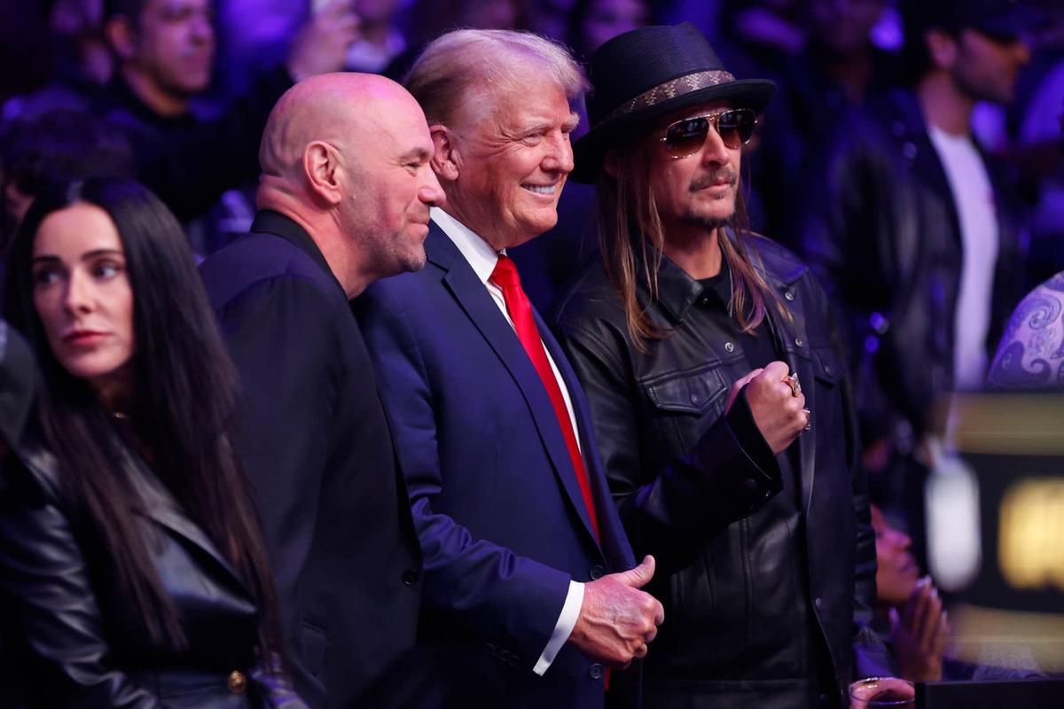  NEW YORK, NEW YORK - NOVEMBER 11: Former U.S. President Donald Trump, UFC president Dana White, and Kid Rock pose fora photo during the UFC 295 event at Madison Square Garden on November 11, 2023 in New York City. (Photo by Sarah Stier/Getty Images) 