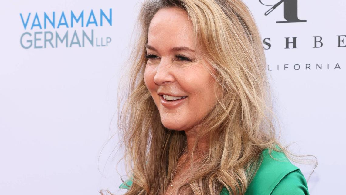 ‘Bewitched' Star Erin Murphy Dazzles in Rare Red Carpet Appearance With Her Twin Sister 