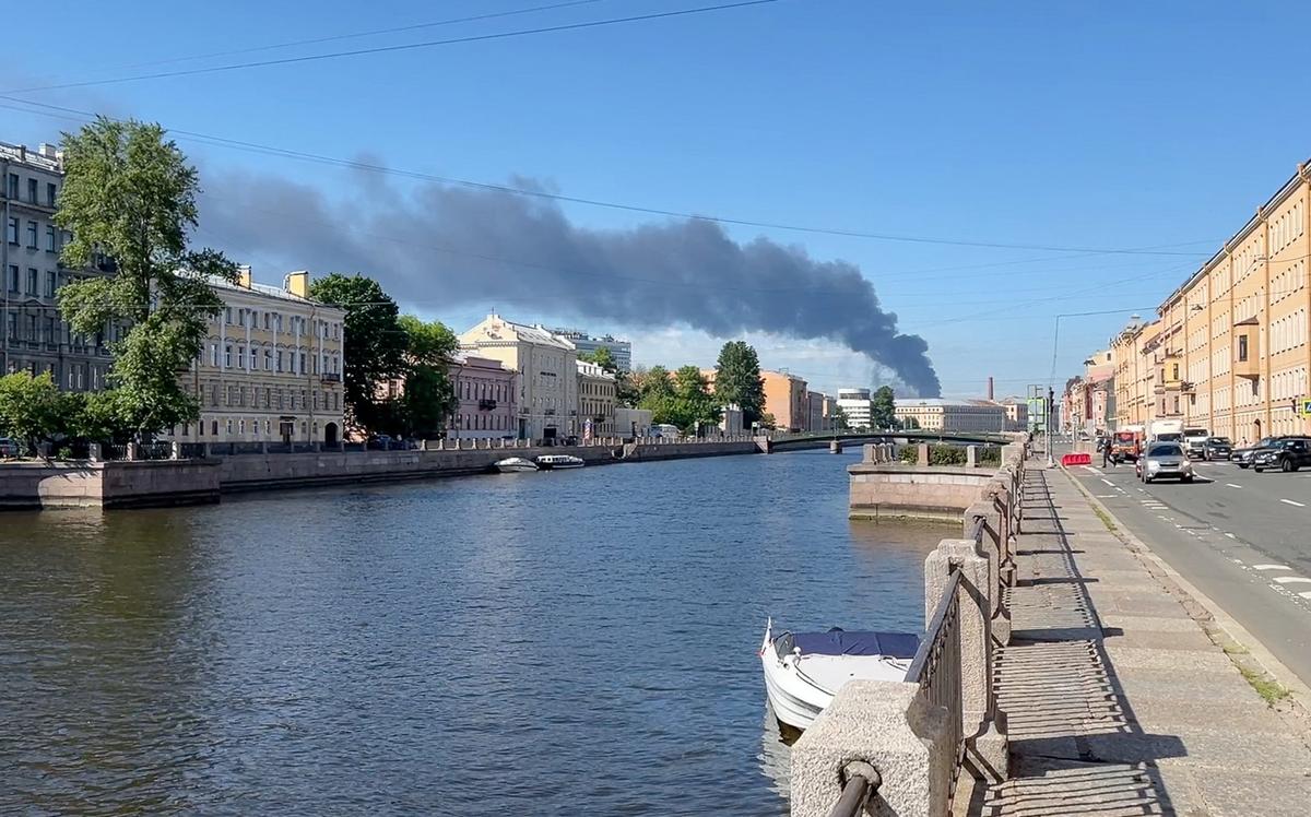Heavy smoke billows after drones hit infrastructure in several districts of St. Petersburg, according to the governor Alexander Beglov, in St Petersburg, Russia June 3, 2026, in this screengrab from a video. REUTERS/Stringer